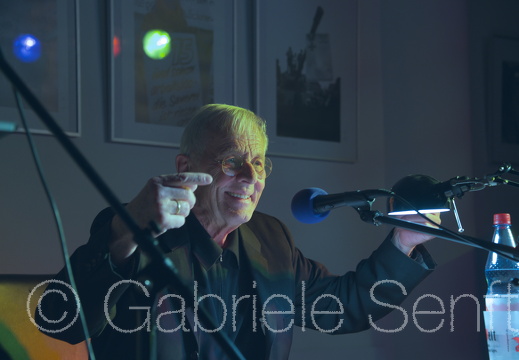 16.12. 2014 - jW Ladengalerie - Lange Nacht der DDR Literatur, dabei Rolf Becker.