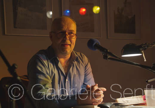 16.12. 2014 - jW Ladengalerie - Lange Nacht der DDR Literatur, dabei Andeas Manz -Kozár, der vergleichend Werke von Georg Maurer und Johannes R. Becher vortrug.