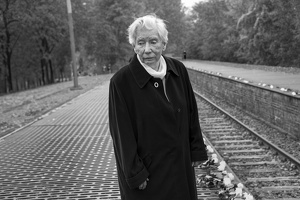 18.10.2018 Vera Friedländer am Mahnmal "Gleis 17"