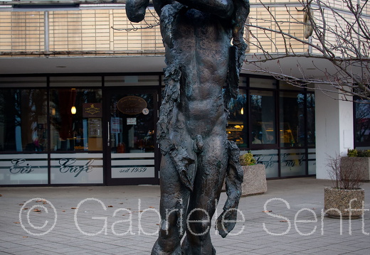 07.02.2025 Skulptur in Berlin Marzahn von Ingeborg Hunzinger
