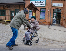 01.02.2011 mein Sohn und seine Großmutter