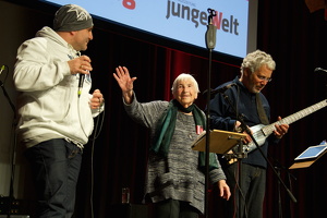 09.01. 2016-01-09 Esther Bejarano und Sohn