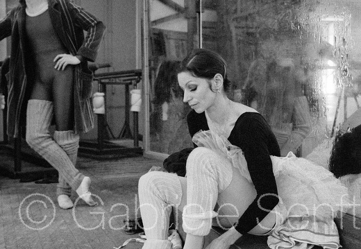 1979 Monika Lubitz an der Staatsoper Berlin (im Hintergrund Bernd Dreier, oft ihr Tanzpartner