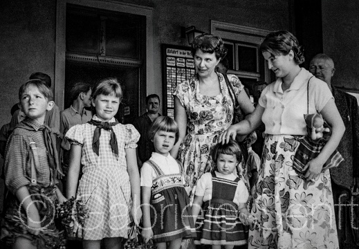 1958 Bahnhof Rudolstadt Familie