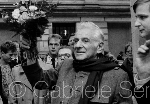 1987Leonard Bernstein wird am Berliner Schauspielhaus empfangen 