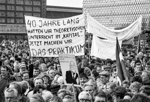 März 1991 – Berlin am Alexanderplatz, Demonstration vor der Treuhandgesellschaft